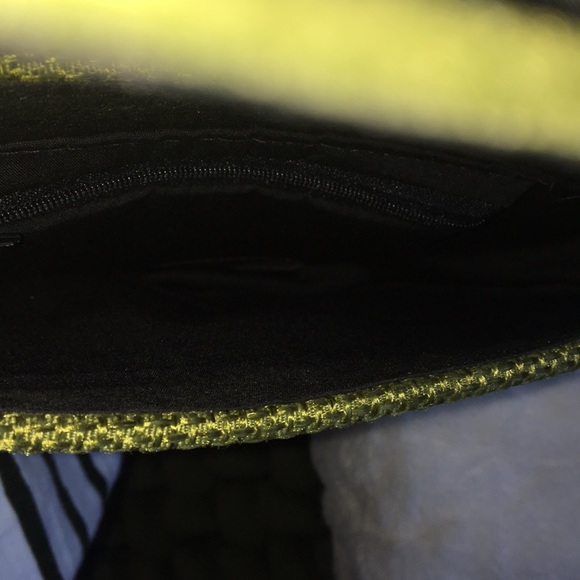 Green Handmade Straw Clutch - Picture 6 of 6